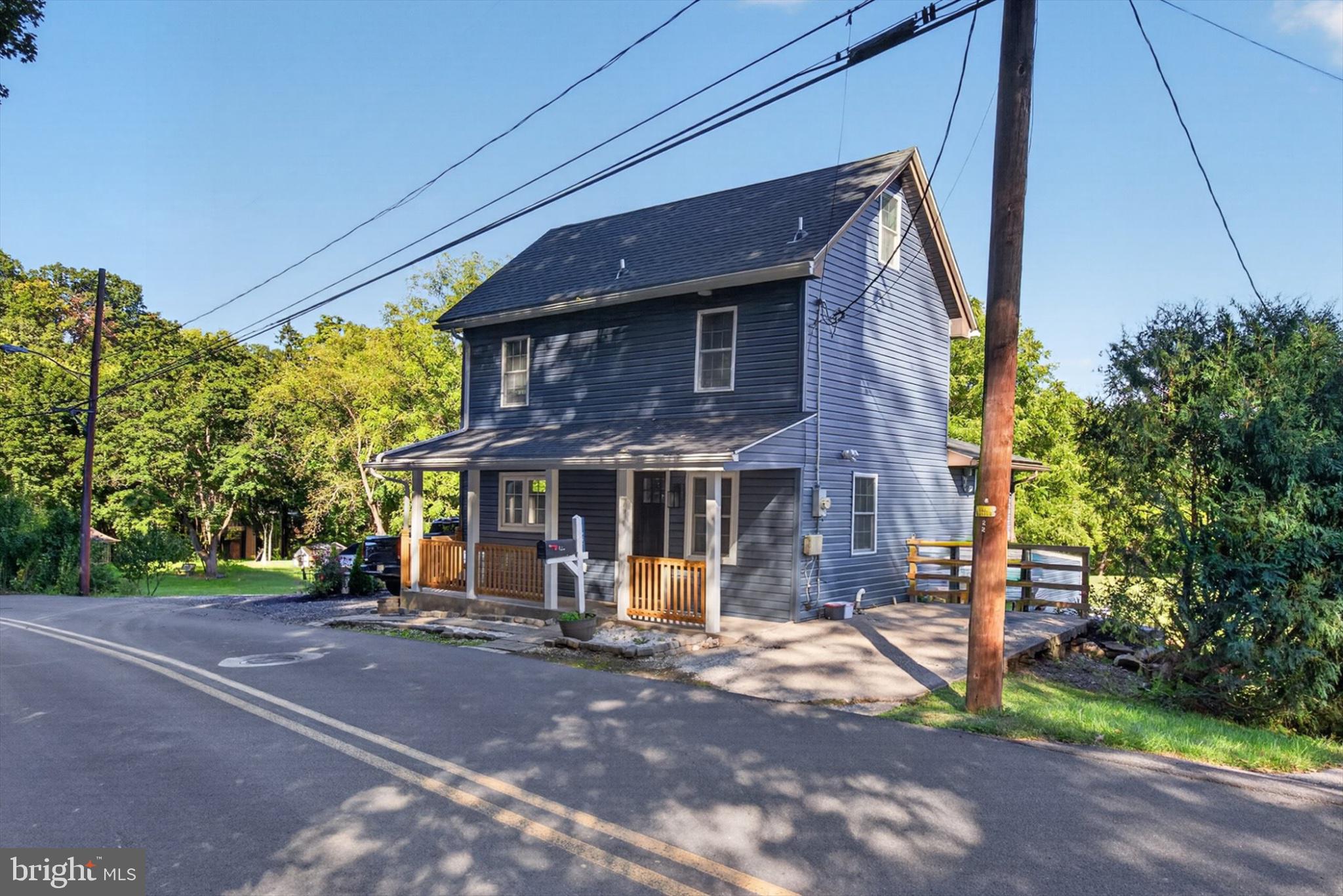 122 CREEKSIDE DRIVE