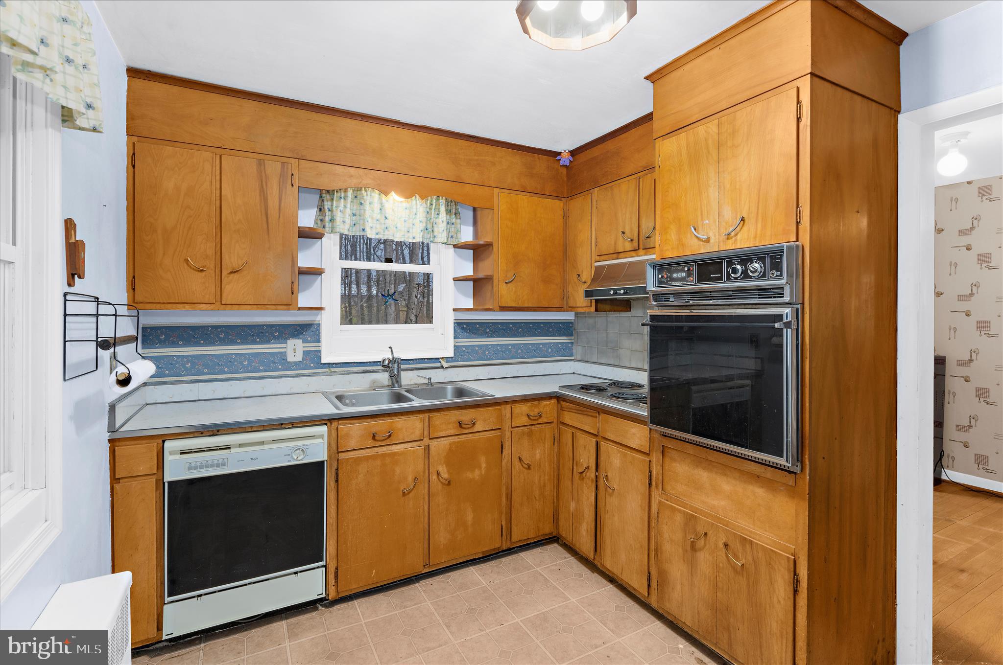 HUNTING HILLS ESTATES - Residential