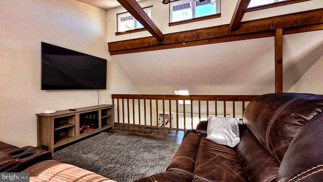 POCONO COUNTRY PLACE - Residential