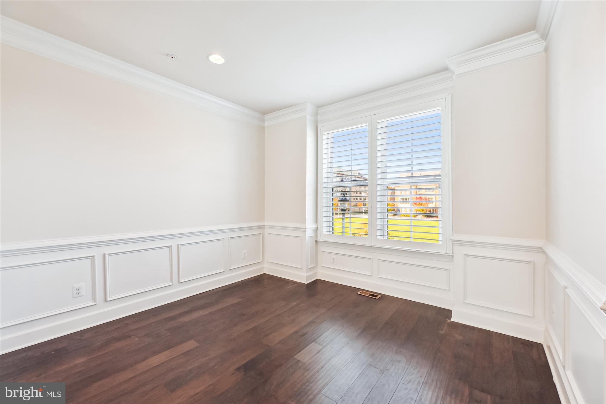 RIVERDALE PARK STATION - Residential Lease