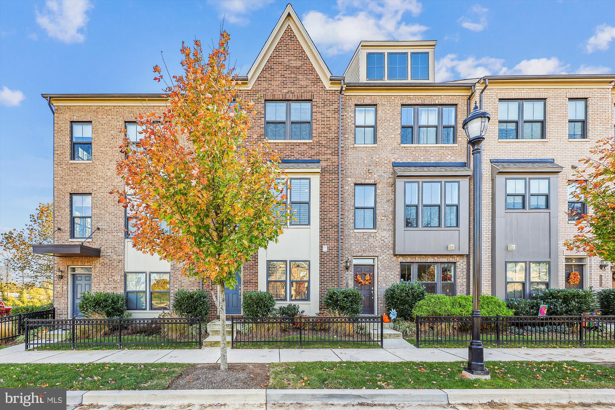 RIVERDALE PARK STATION - Residential Lease