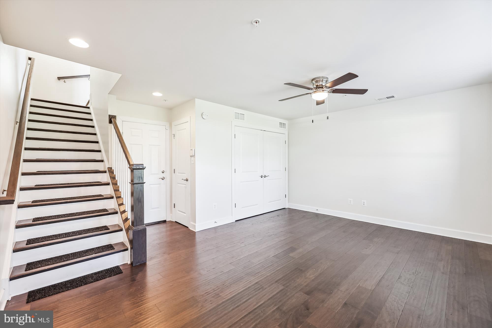 RIVERDALE PARK STATION - Residential Lease