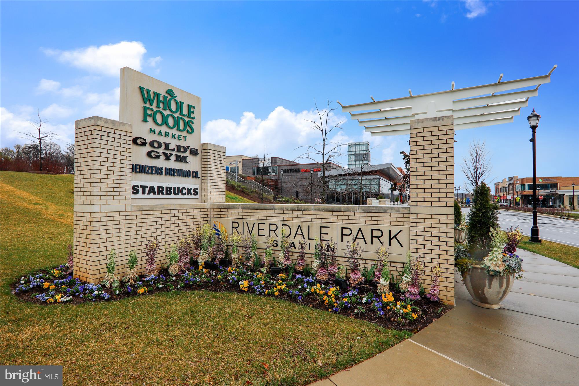 RIVERDALE PARK STATION - Residential Lease