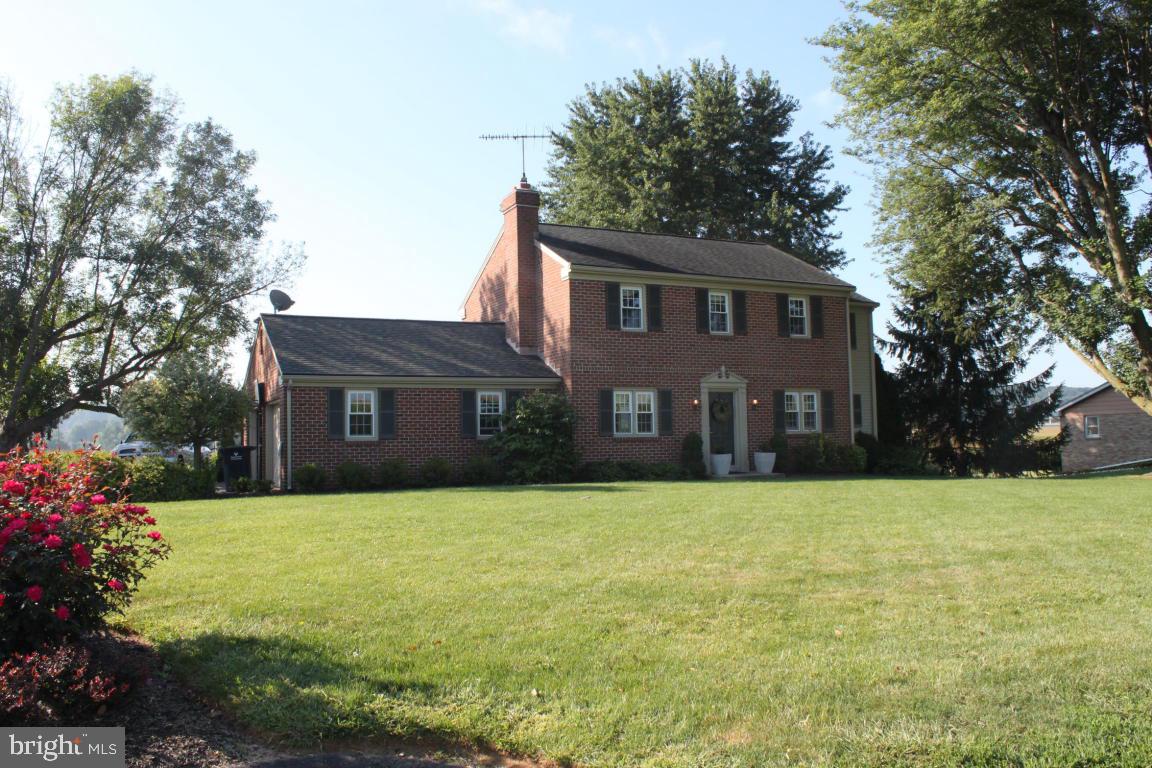 4 bedrooms, 2-car garage, sparkling hardwood floors, lots of upgrades throughout. Stainless steel appliances, granite counter tops, tile backsplash, and walk-in pantry. In floor heat on 1st floor. This is a ''must see''!