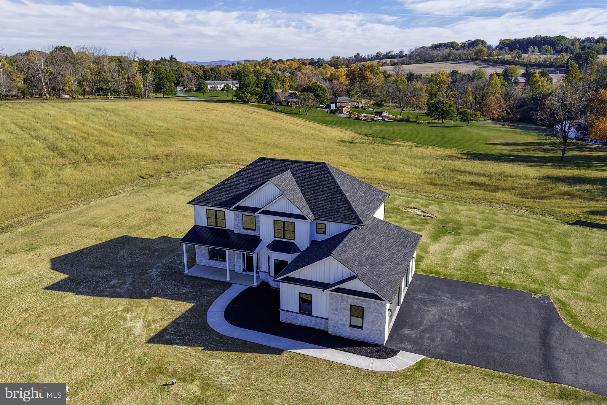 2805 WHITETAIL DEER DRIVE