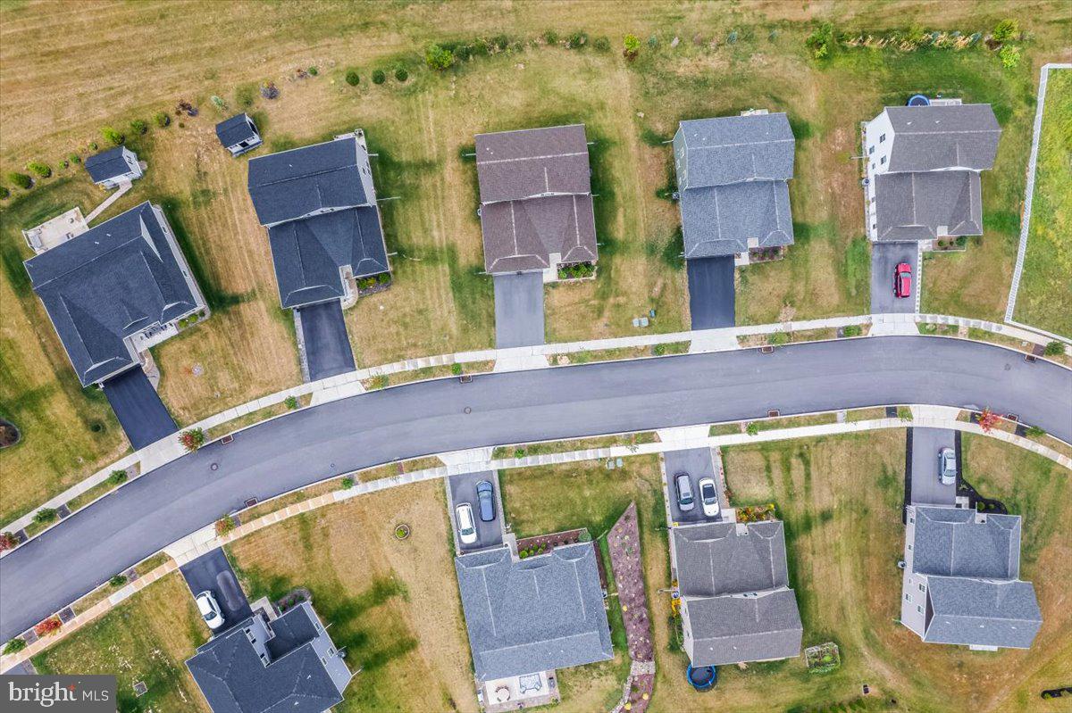 WINDY HEIGHTS, THE NEW - Residential