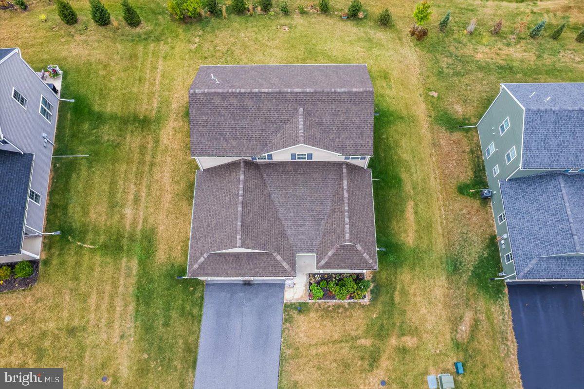 WINDY HEIGHTS, THE NEW - Residential