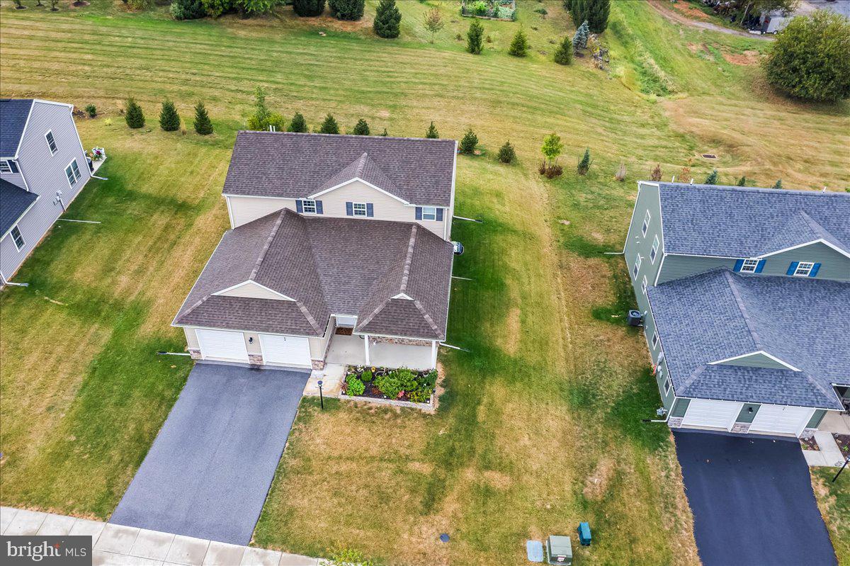 WINDY HEIGHTS, THE NEW - Residential