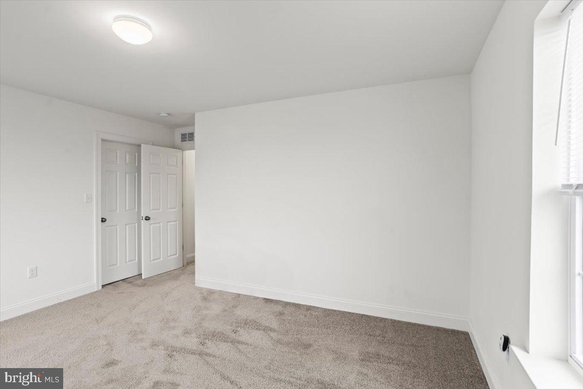 WINDY HEIGHTS, THE NEW - Residential