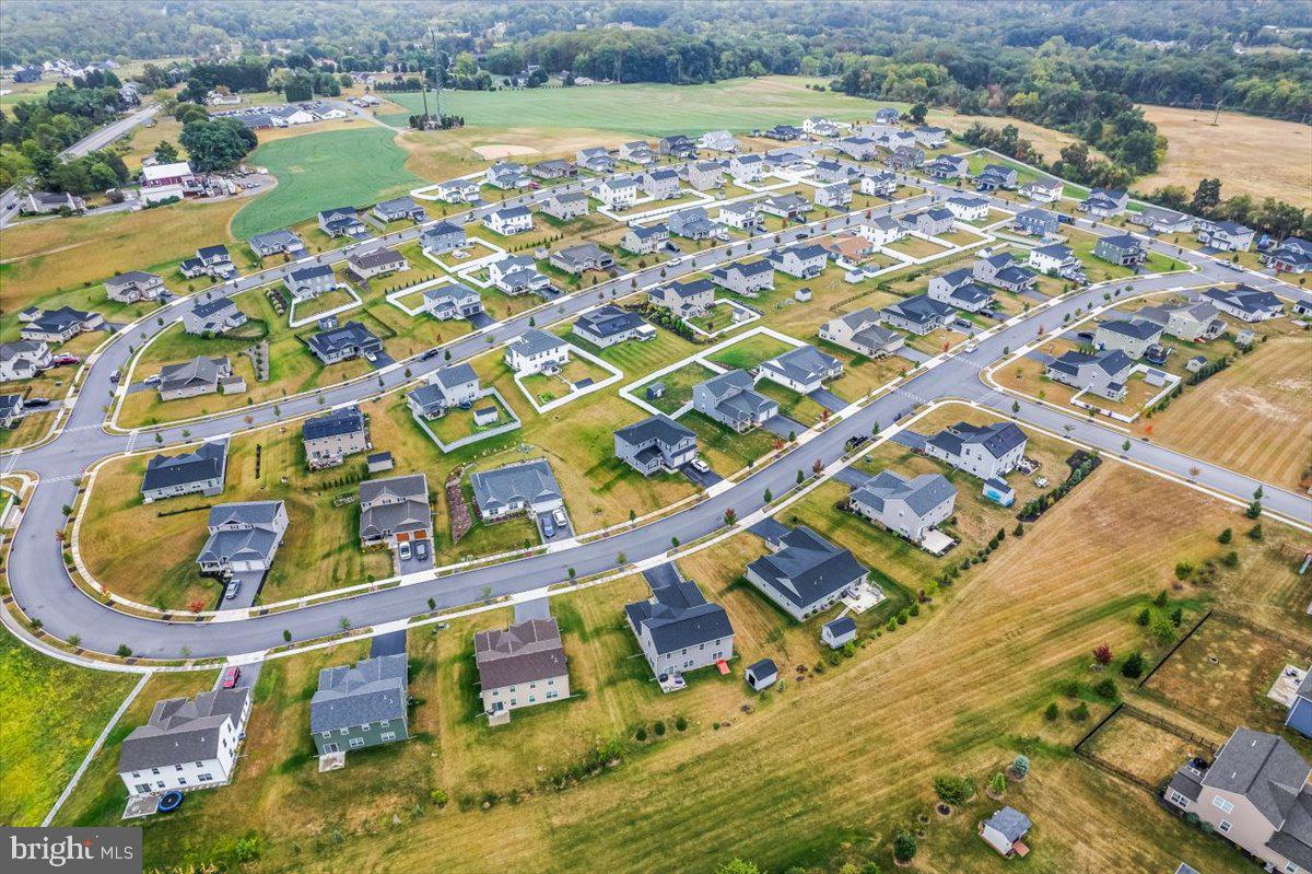 WINDY HEIGHTS, THE NEW - Residential