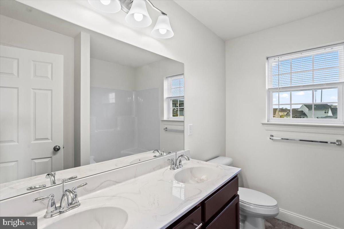 WINDY HEIGHTS, THE NEW - Residential