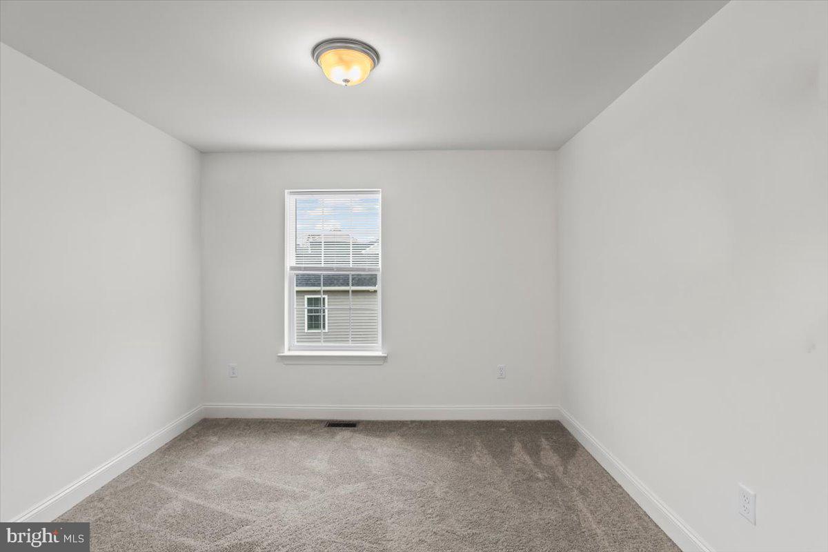 WINDY HEIGHTS, THE NEW - Residential