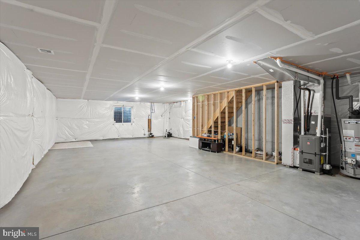 WINDY HEIGHTS, THE NEW - Residential