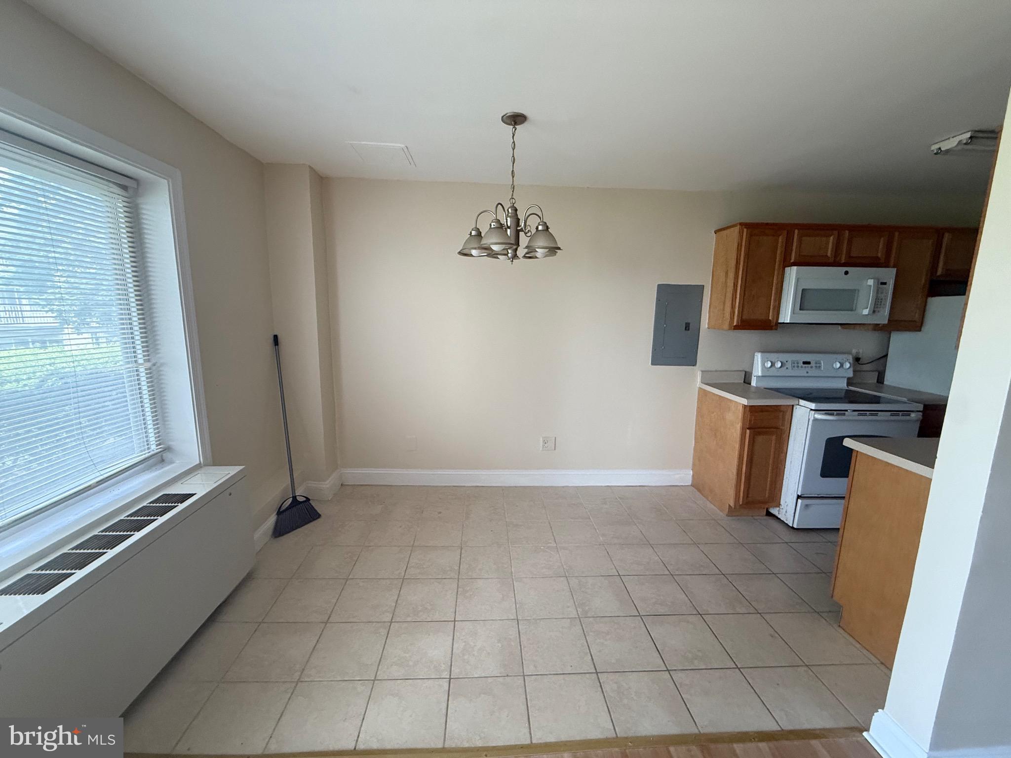 THE FAIRMONT 1001 CONDO - Residential Lease