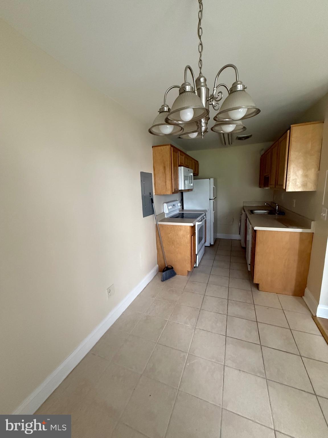 THE FAIRMONT 1001 CONDO - Residential Lease