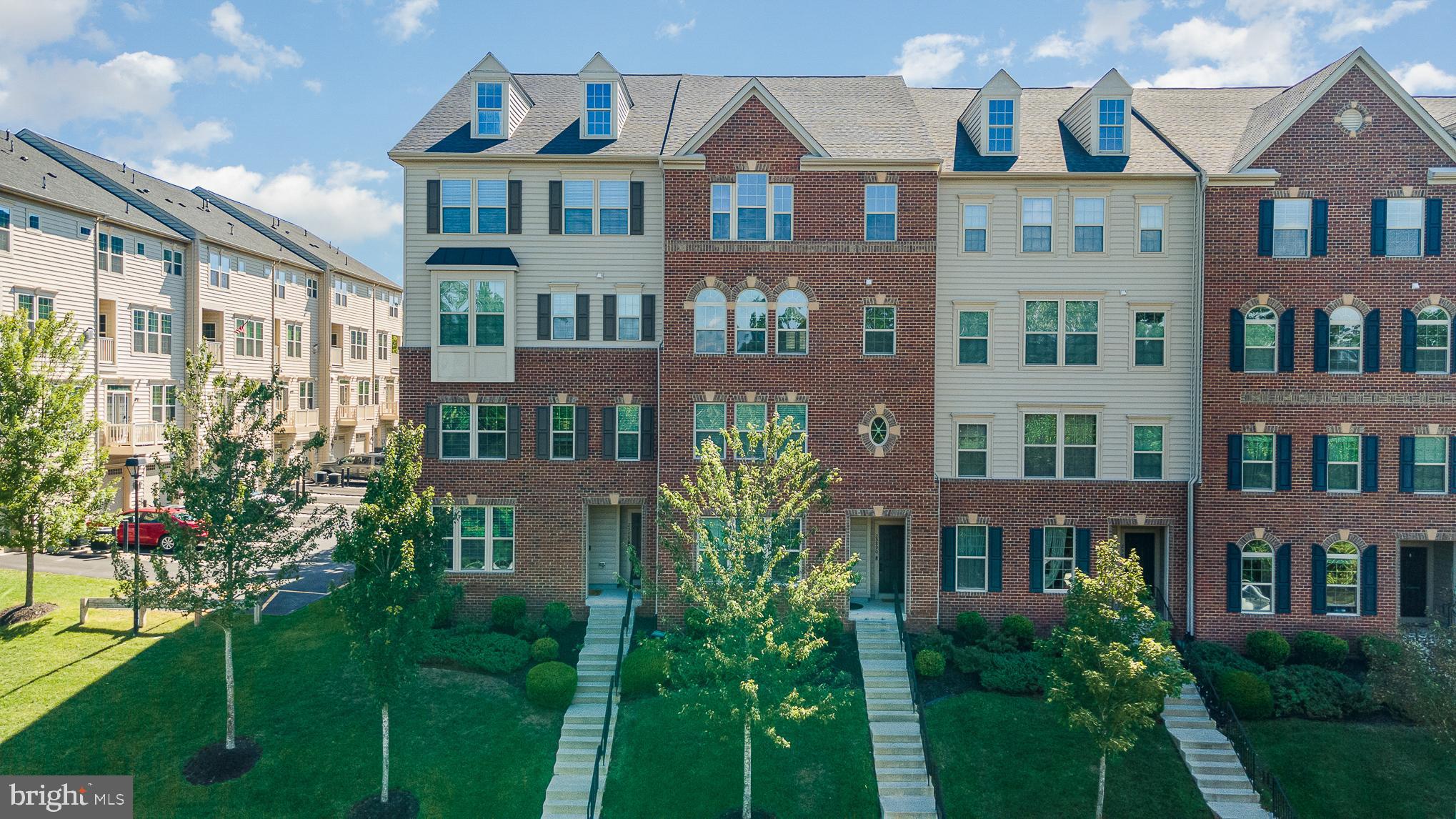 VIRGINIA MANOR CONDOMINIUM - Residential Lease