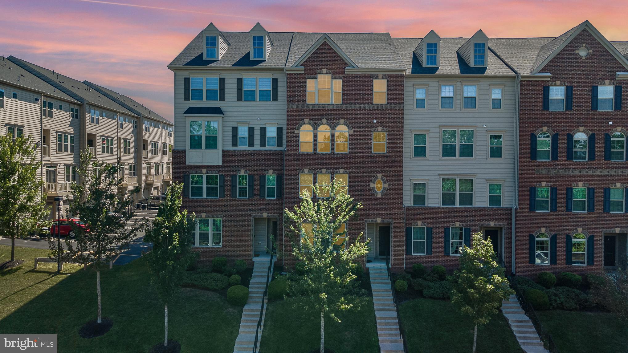 VIRGINIA MANOR CONDOMINIUM - Residential Lease