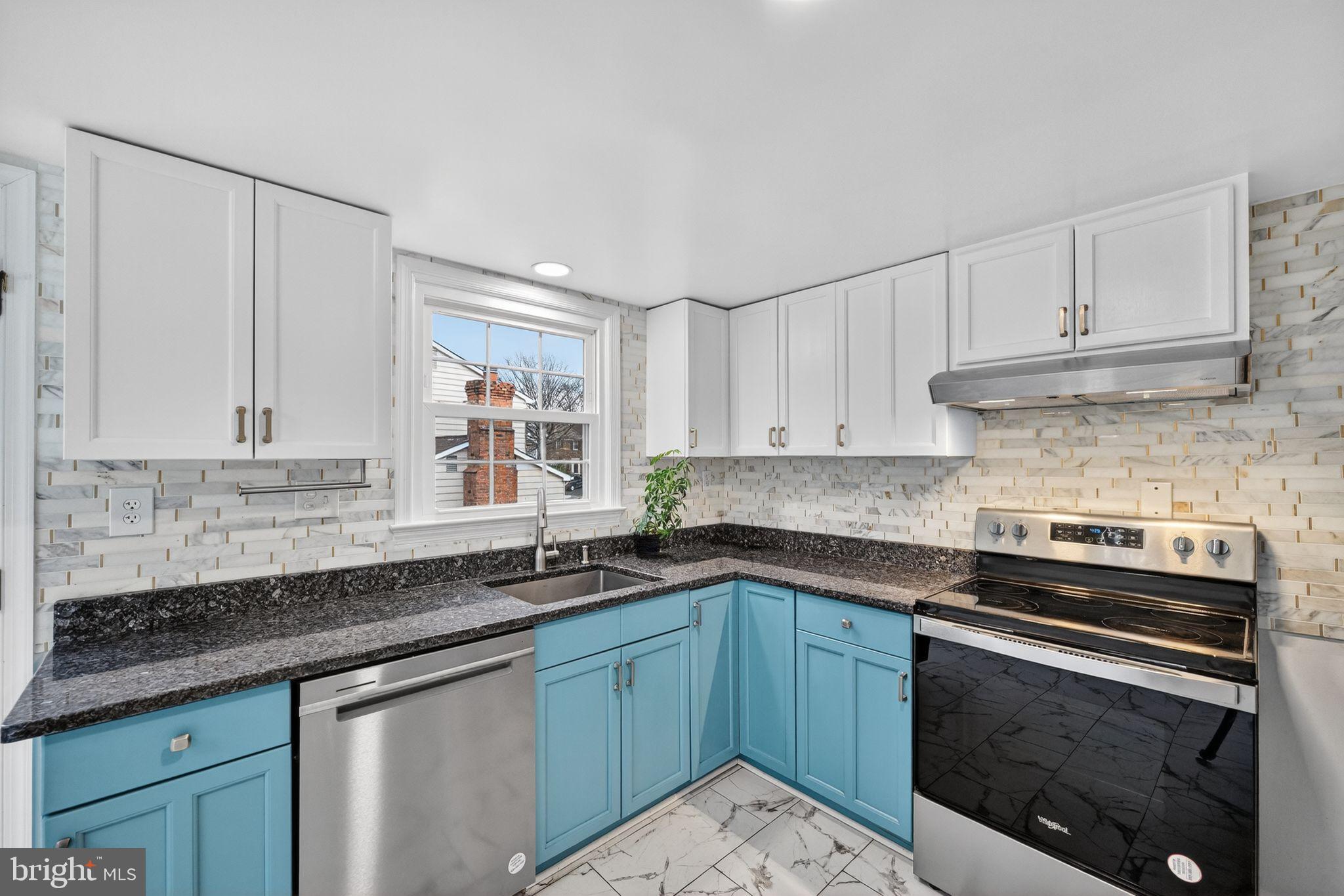 COURTS OF CHANDON - Residential