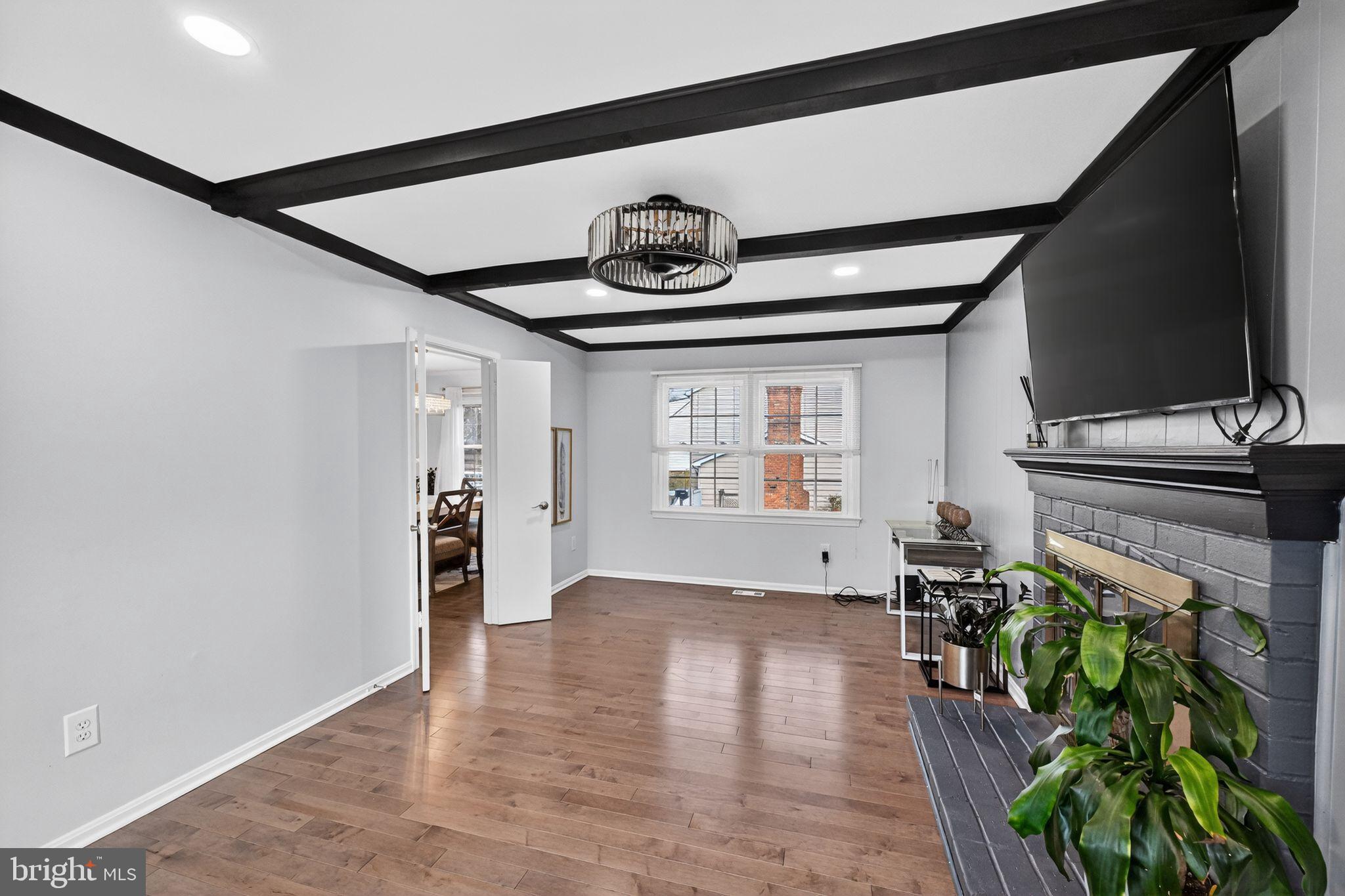 COURTS OF CHANDON - Residential