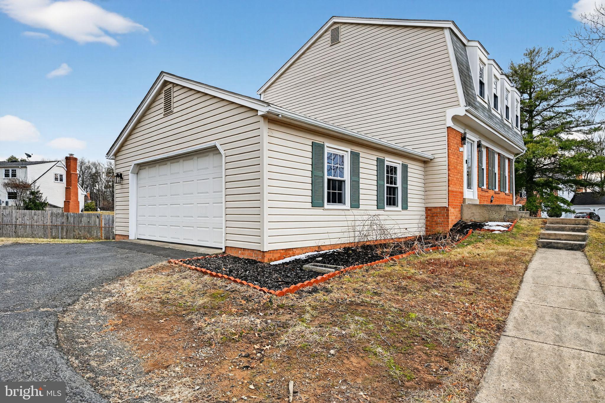 COURTS OF CHANDON - Residential