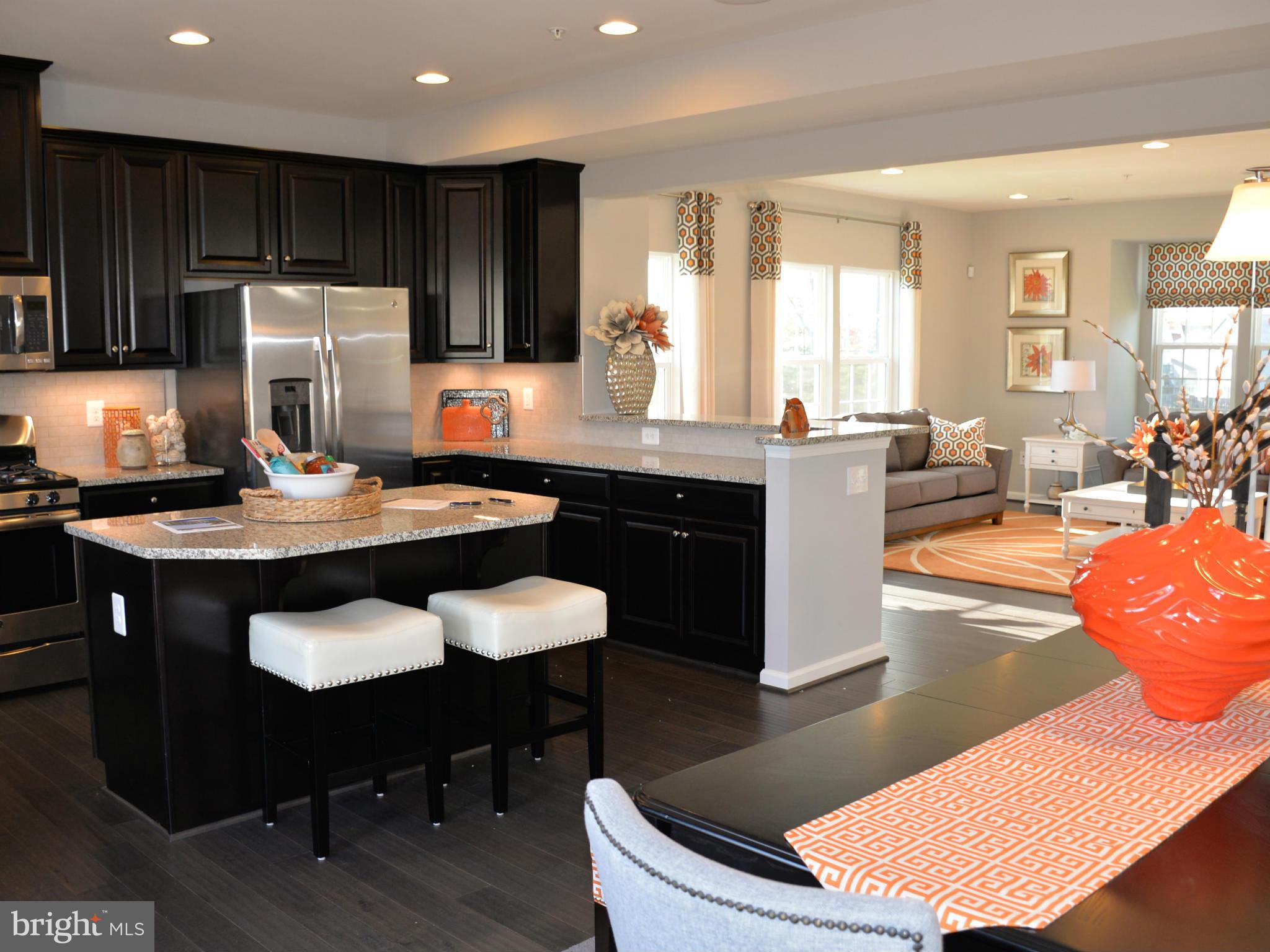 WESTCHESTER SQUARE - Residential