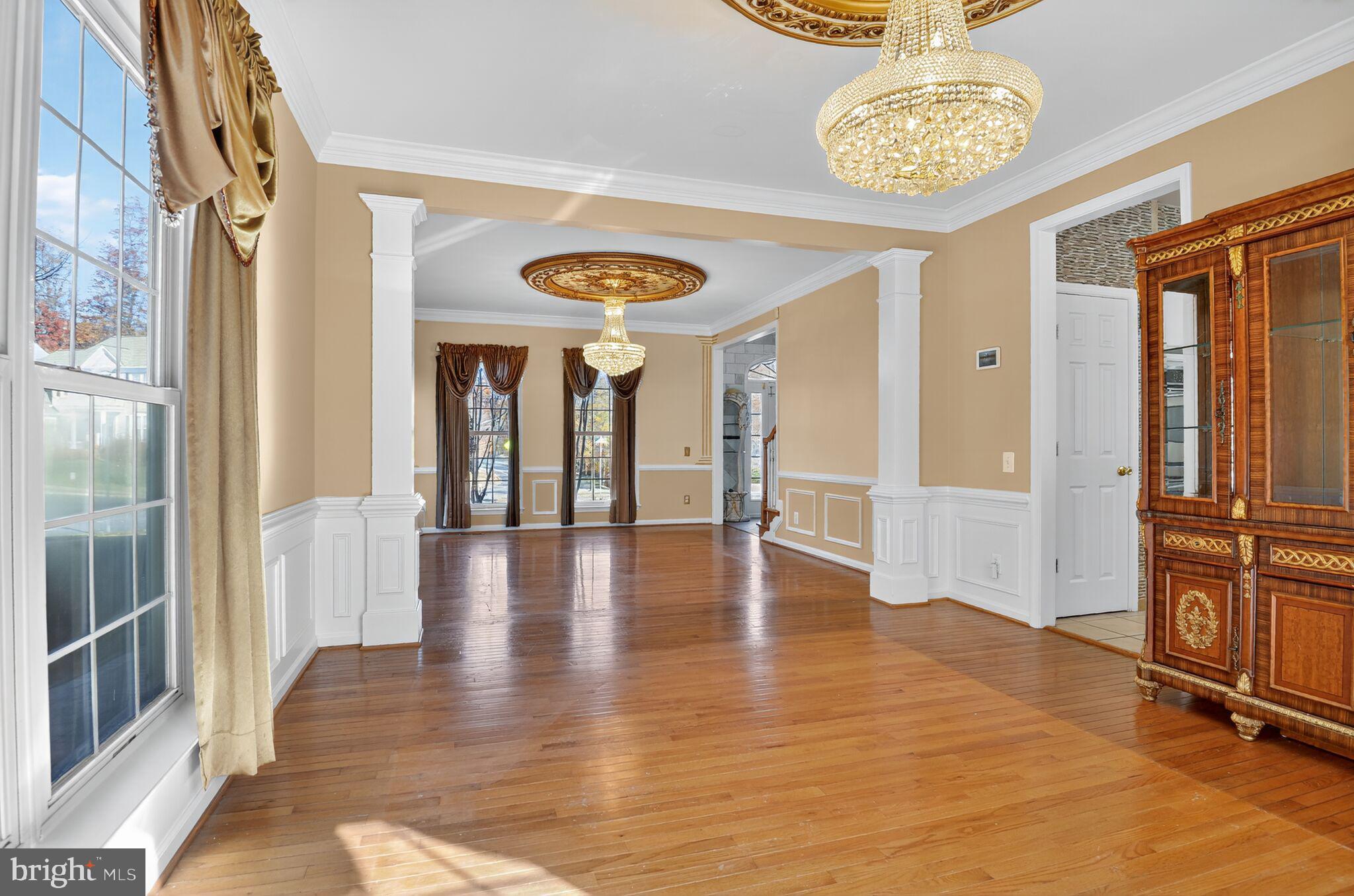 8099 PAPER BIRCH DRIVE