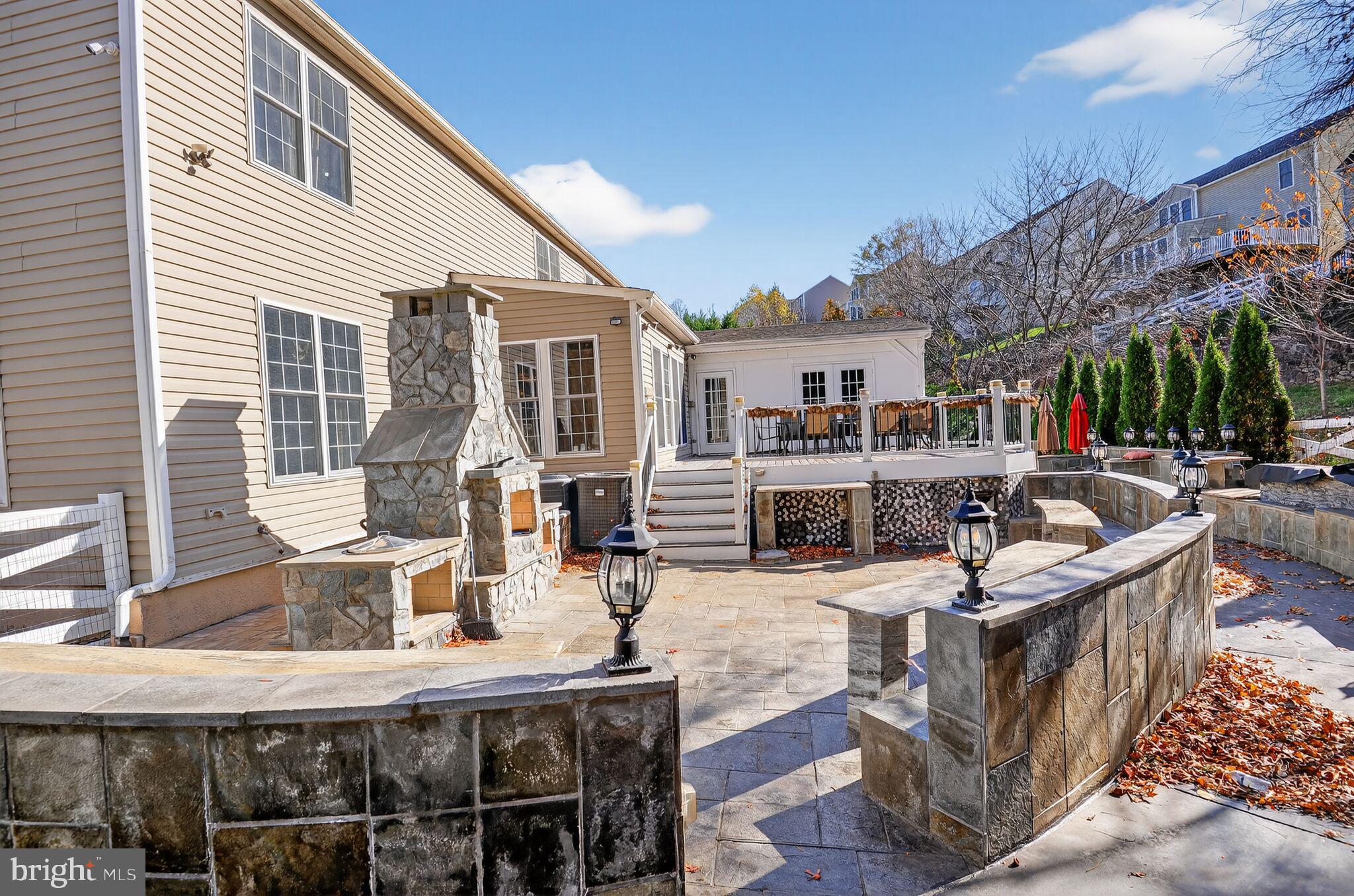 LAUREL HILL LANDBAY - Residential Lease