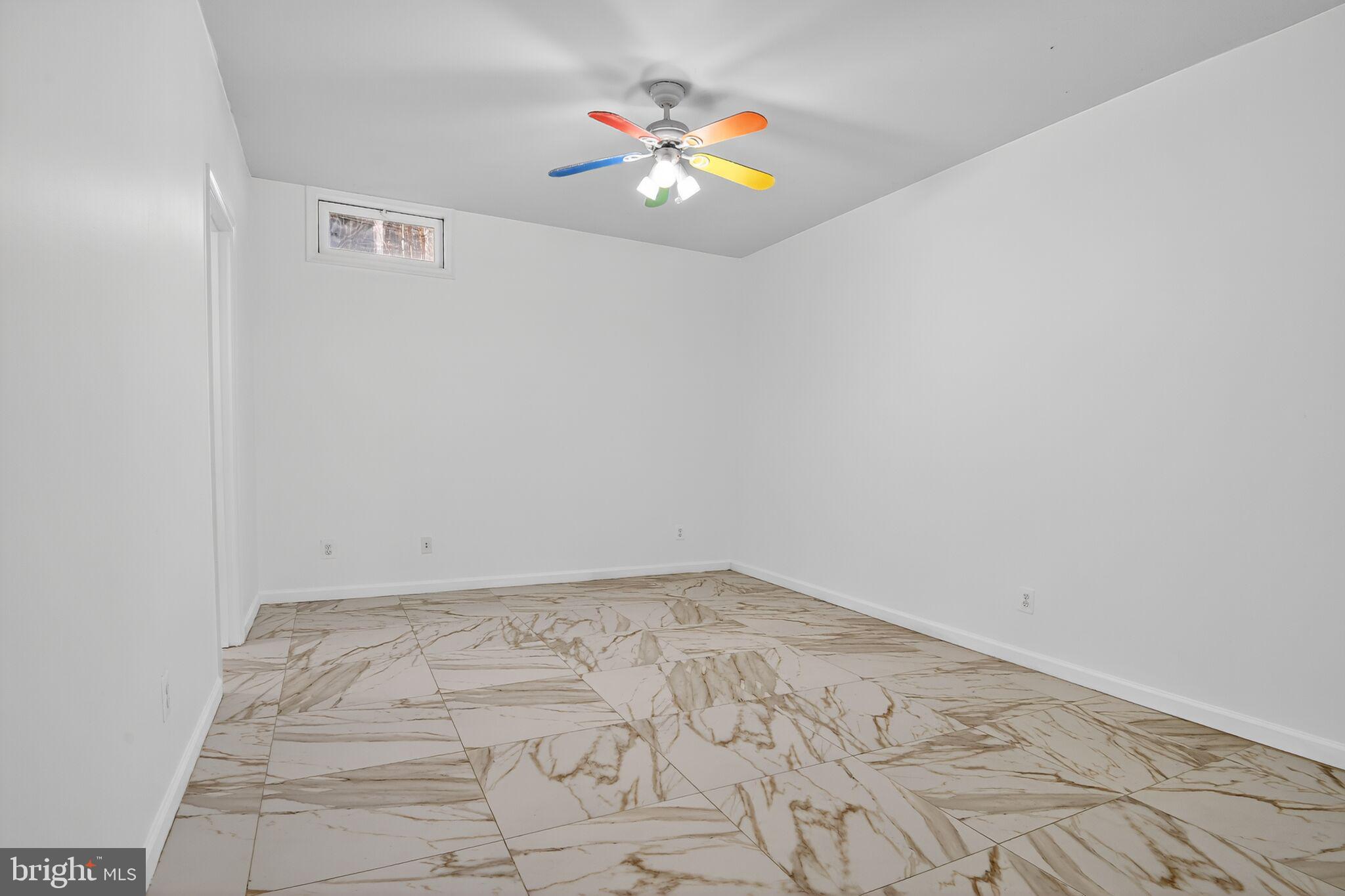 LAUREL HILL LANDBAY - Residential Lease