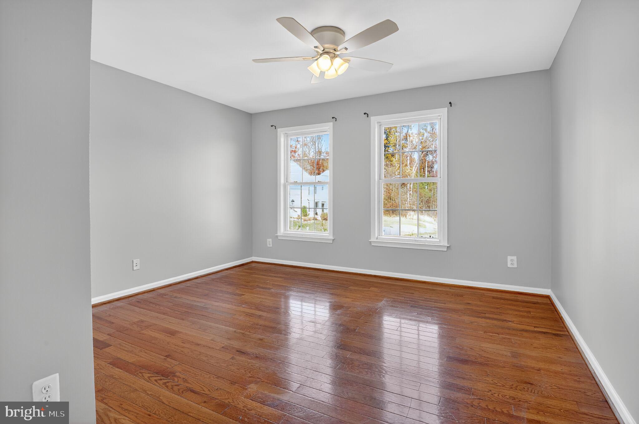 LAUREL HILL LANDBAY - Residential Lease