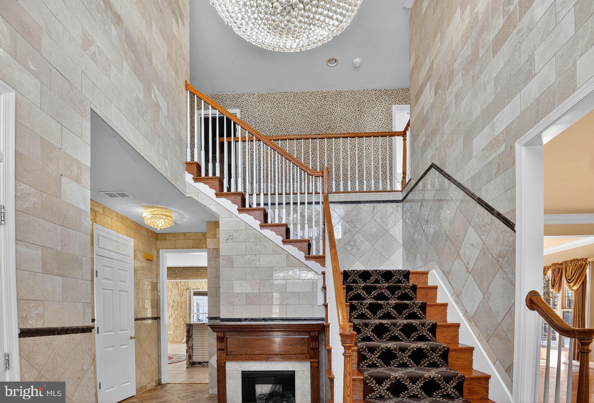 8099 PAPER BIRCH DRIVE