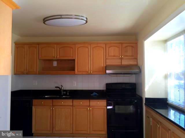 PINEWOOD GREENS - Residential Lease