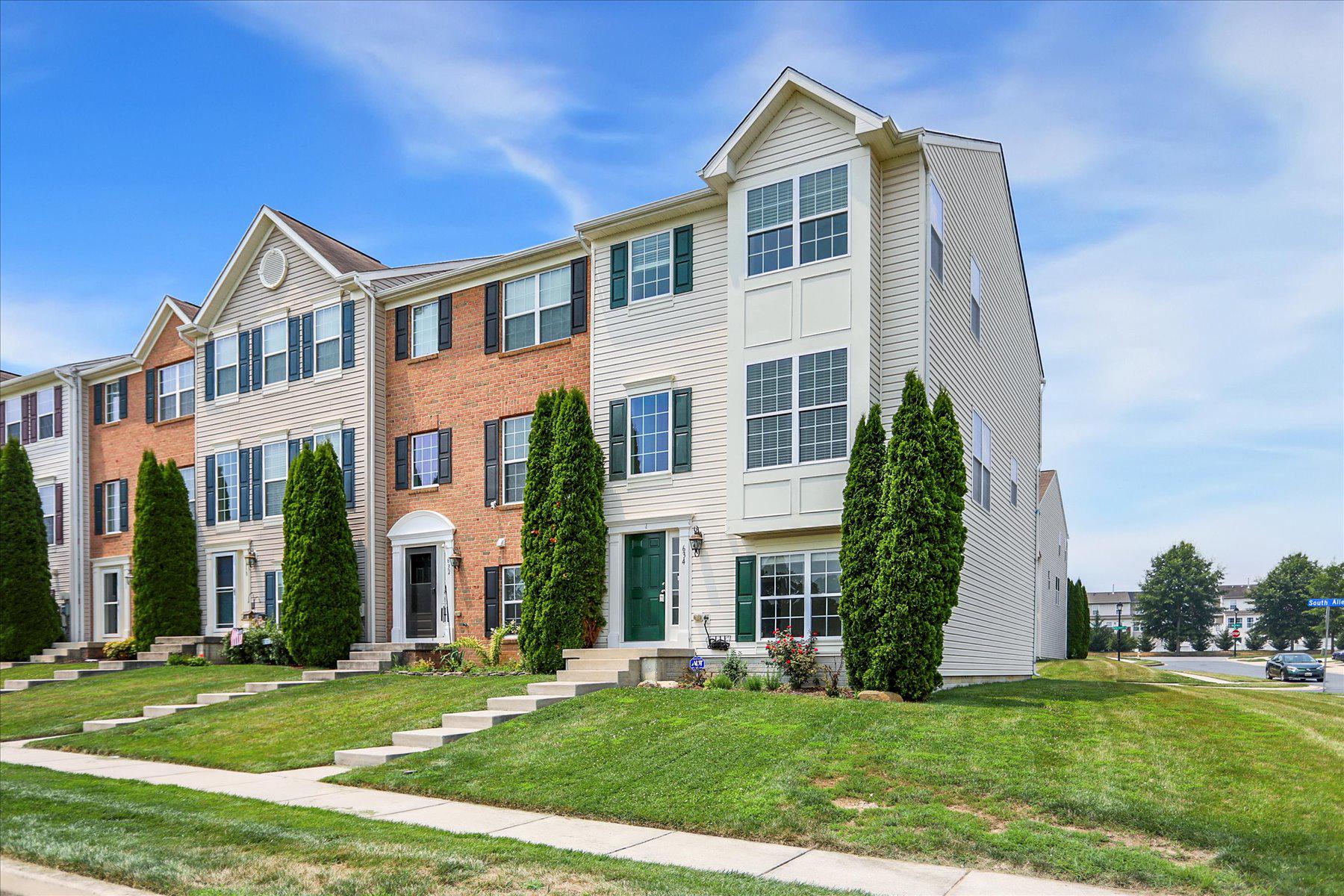 634 SNOWBERRY WAY