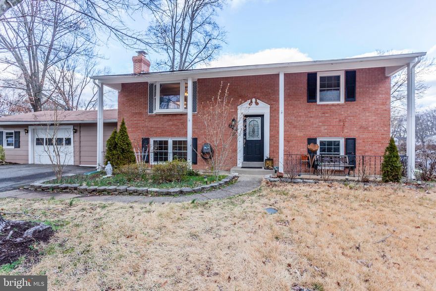 Look NO further than this beautiful well taken care of home in the center of Lakeridge. Within minutes of commuting/shopping and parks this community is one of the finest around. This home features large 3 bedrooms and 2 full baths. The floor plan features a large footprint with a family room on the main level and another family room on the lower level. Bathrooms have been remodeled. Kitchen has been remodeled with neutral cabinets and stainless appliances.  Upper family room and kitchen both have built in cabinets for a ton of extra storage. The backyard has a fully fenced in yard with a large deck and a patio under the deck. With a large laundry room this home has to aspect of it that fells stuffy or enclosed.