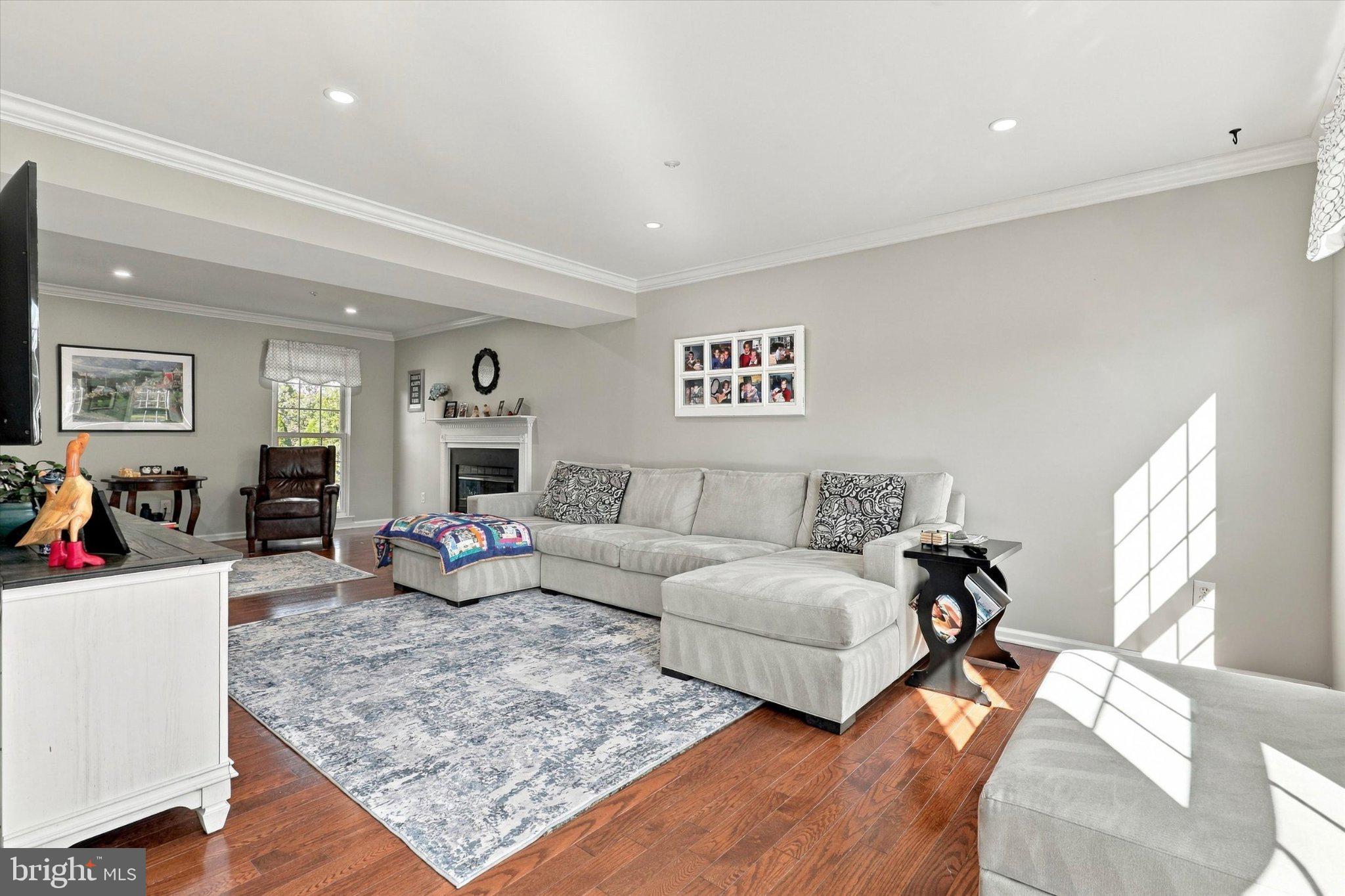 158 BUTTERCUP BOULEVARD