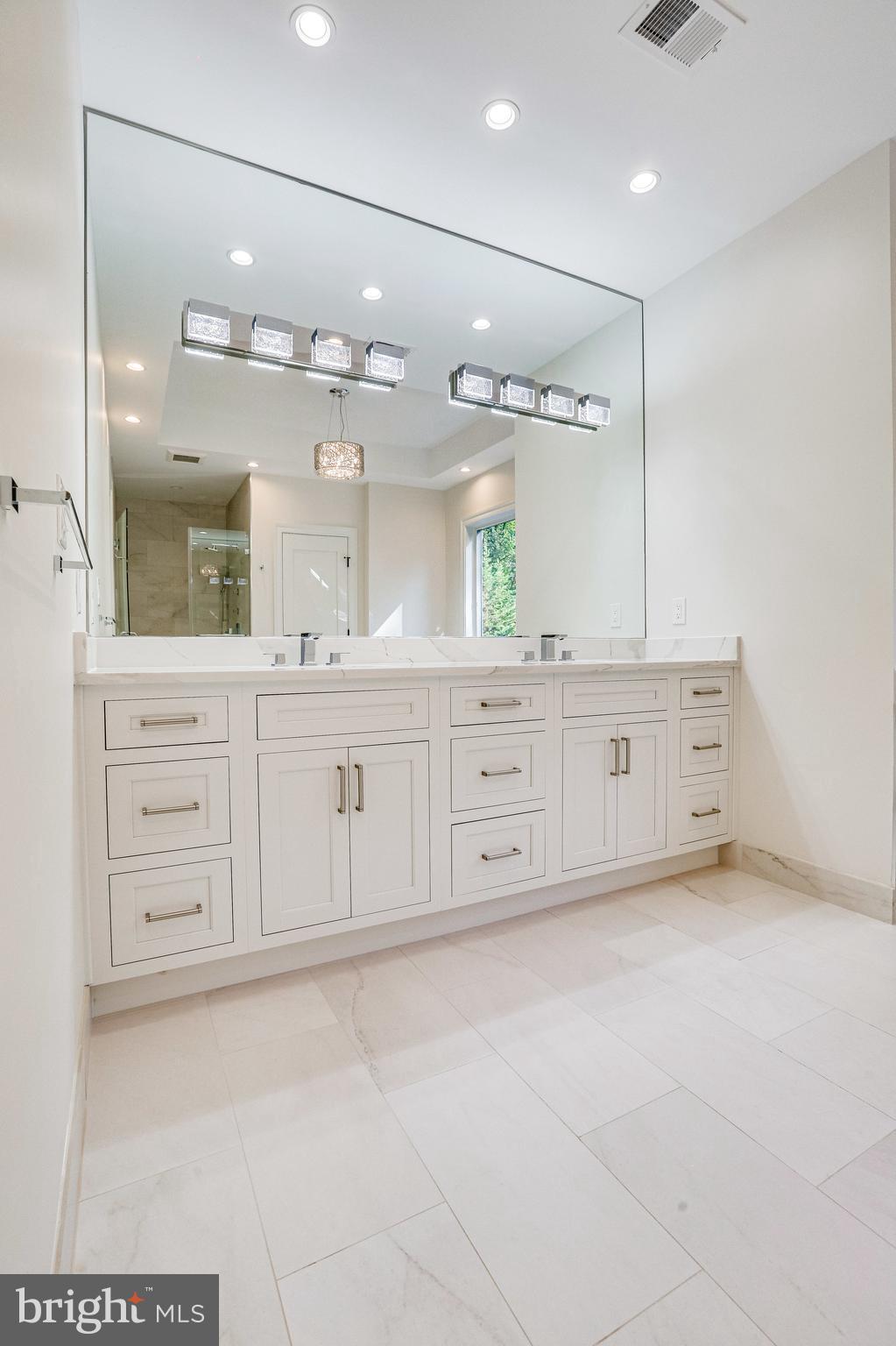 BROYHILL FOREST - Residential Lease