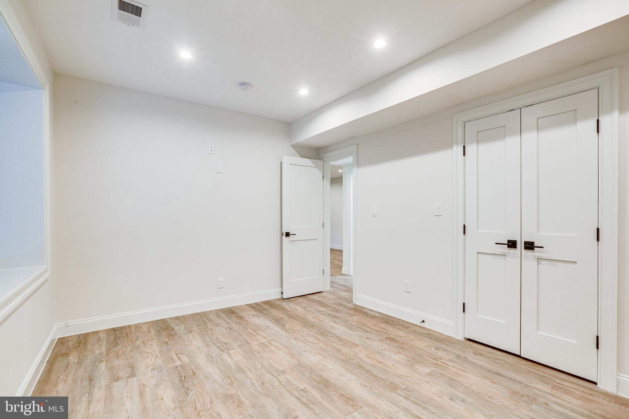 BROYHILL FOREST - Residential Lease