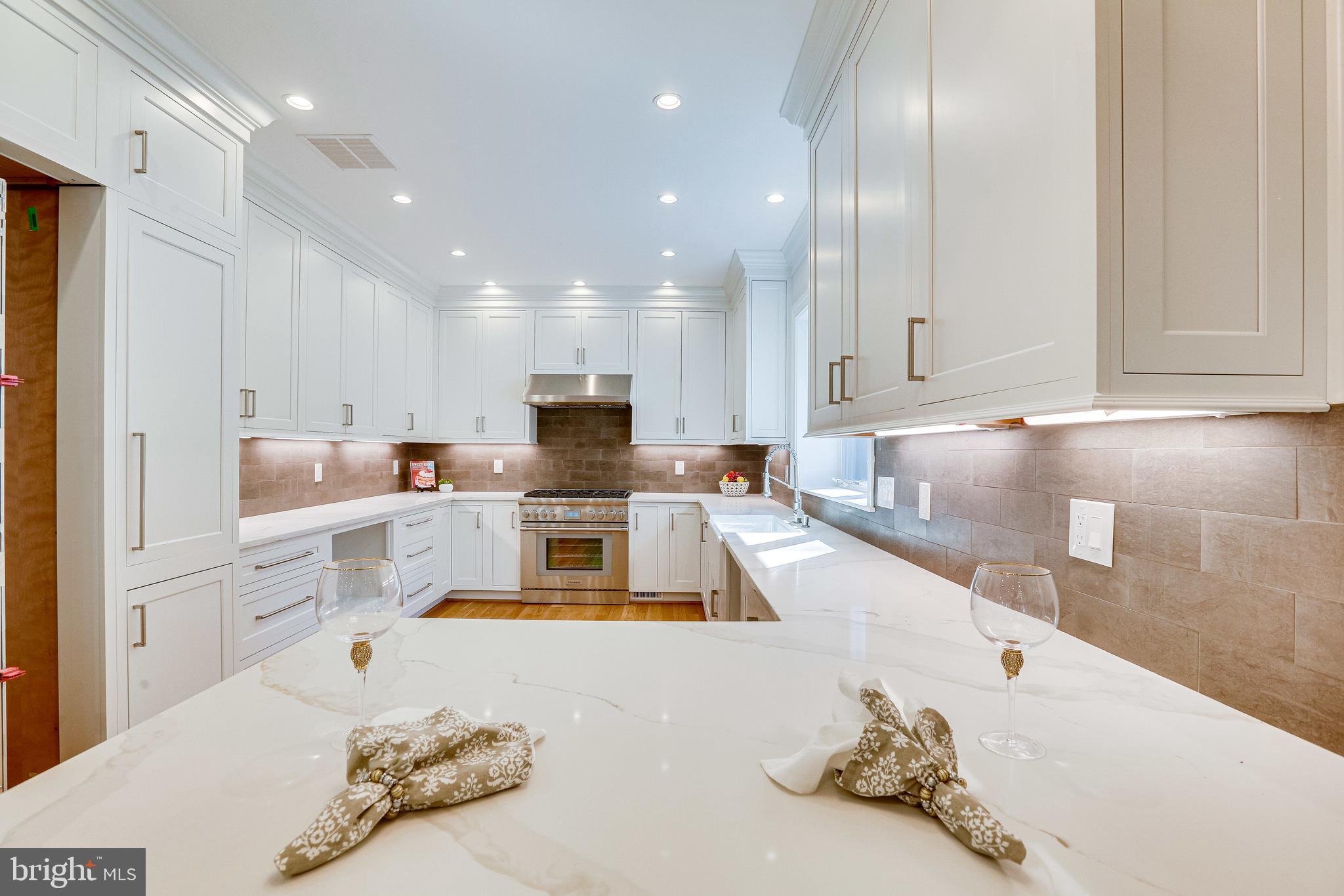 BROYHILL FOREST - Residential Lease