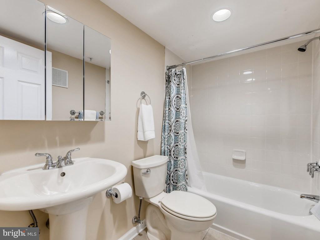 MONMOUTH MEADOWS - Residential