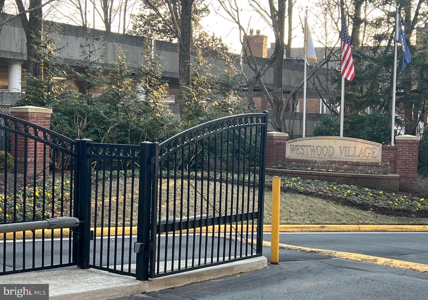 TYSONS VILLAGE - Residential