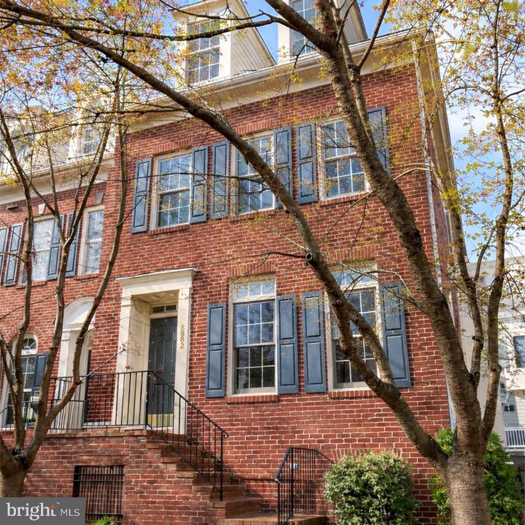 TYSONS VILLAGE - Residential