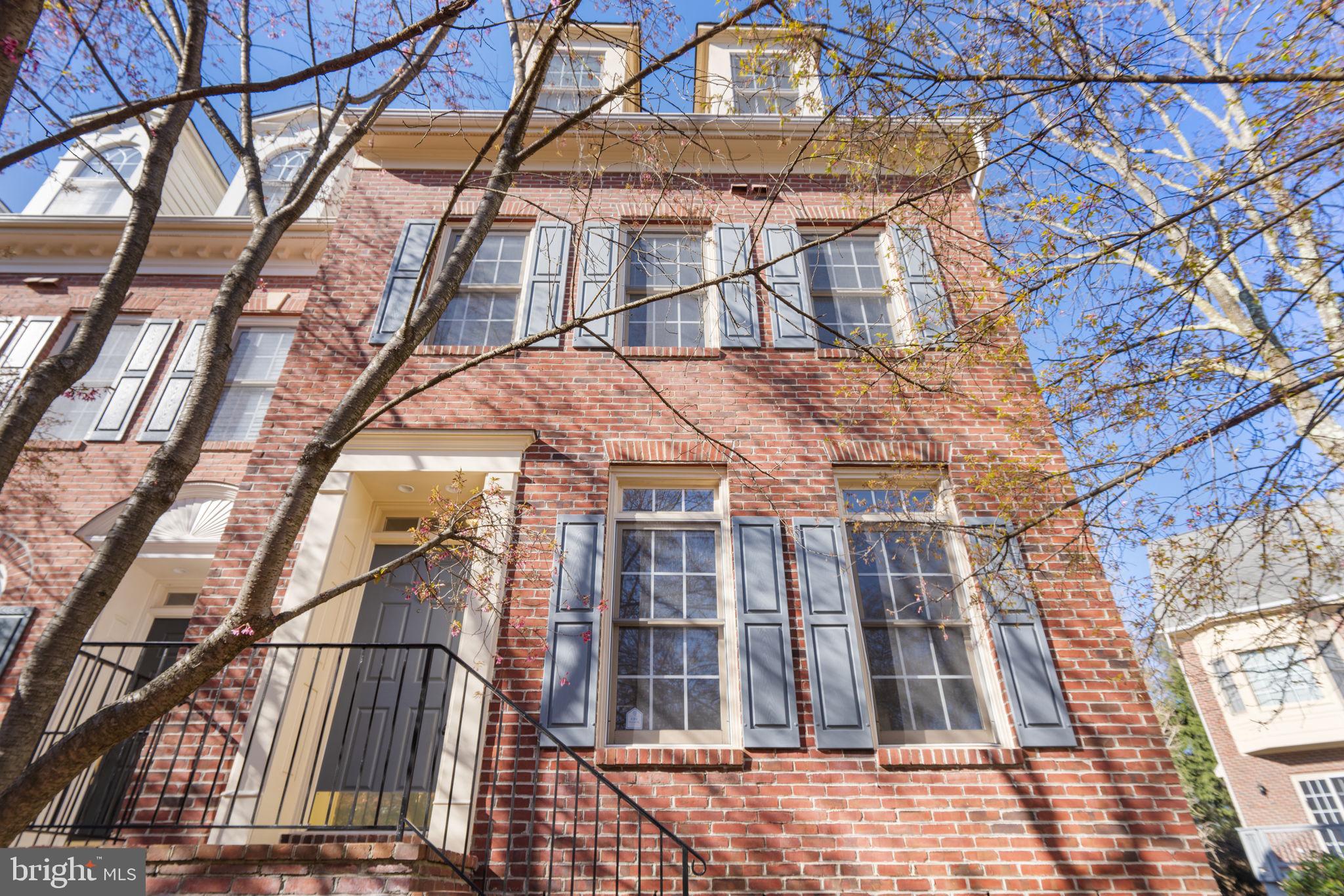 TYSONS VILLAGE - Residential