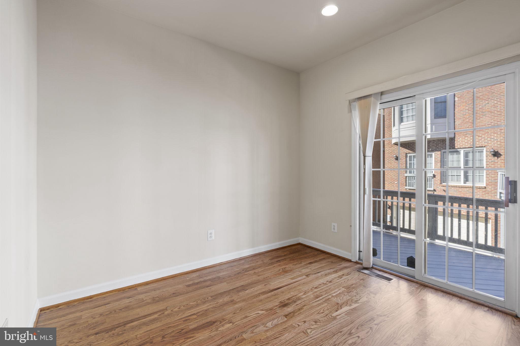 TYSONS VILLAGE - Residential