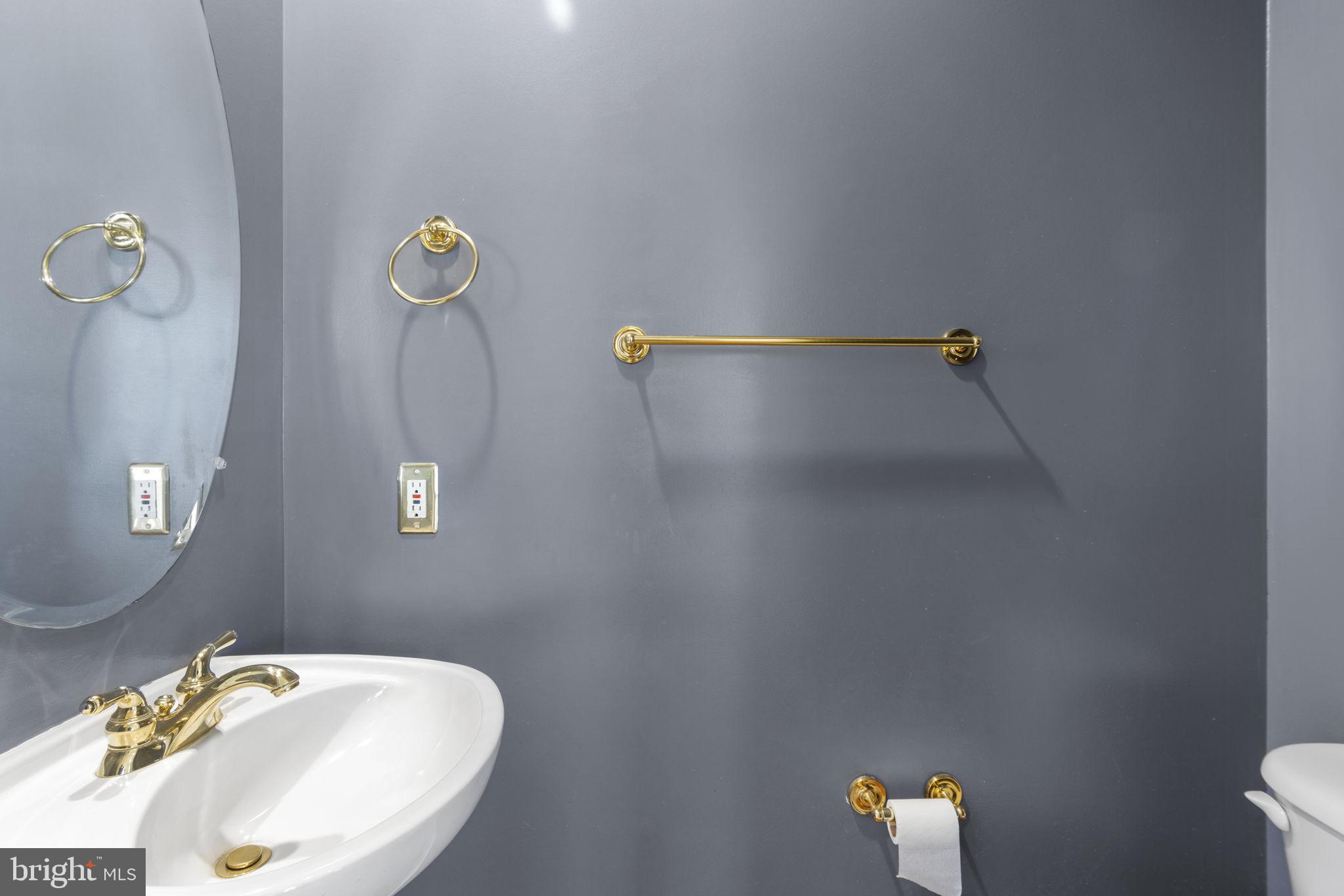 TYSONS VILLAGE - Residential