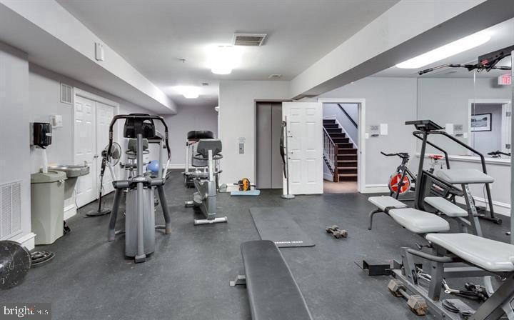 TYSONS VILLAGE - Residential