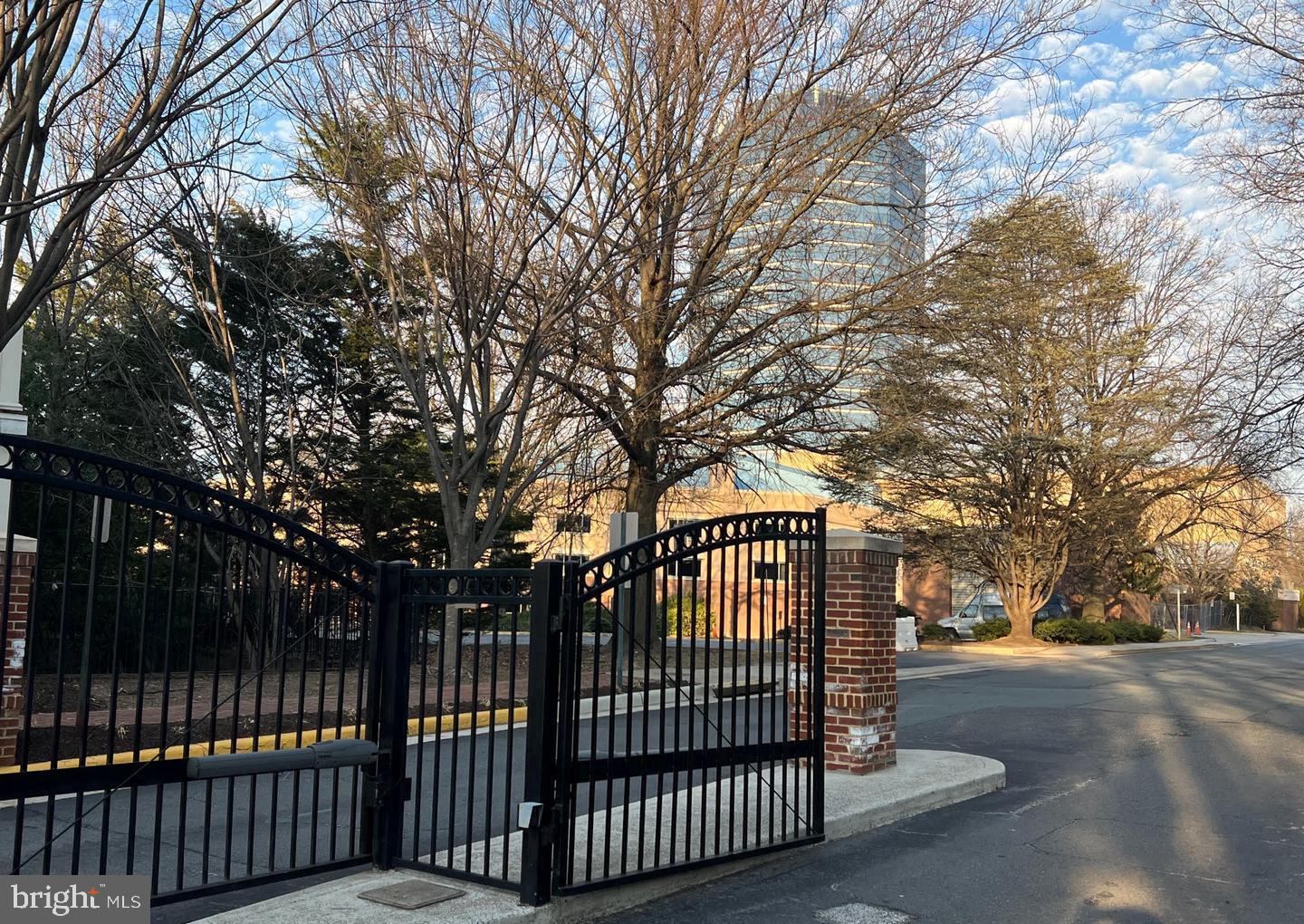 TYSONS VILLAGE - Residential