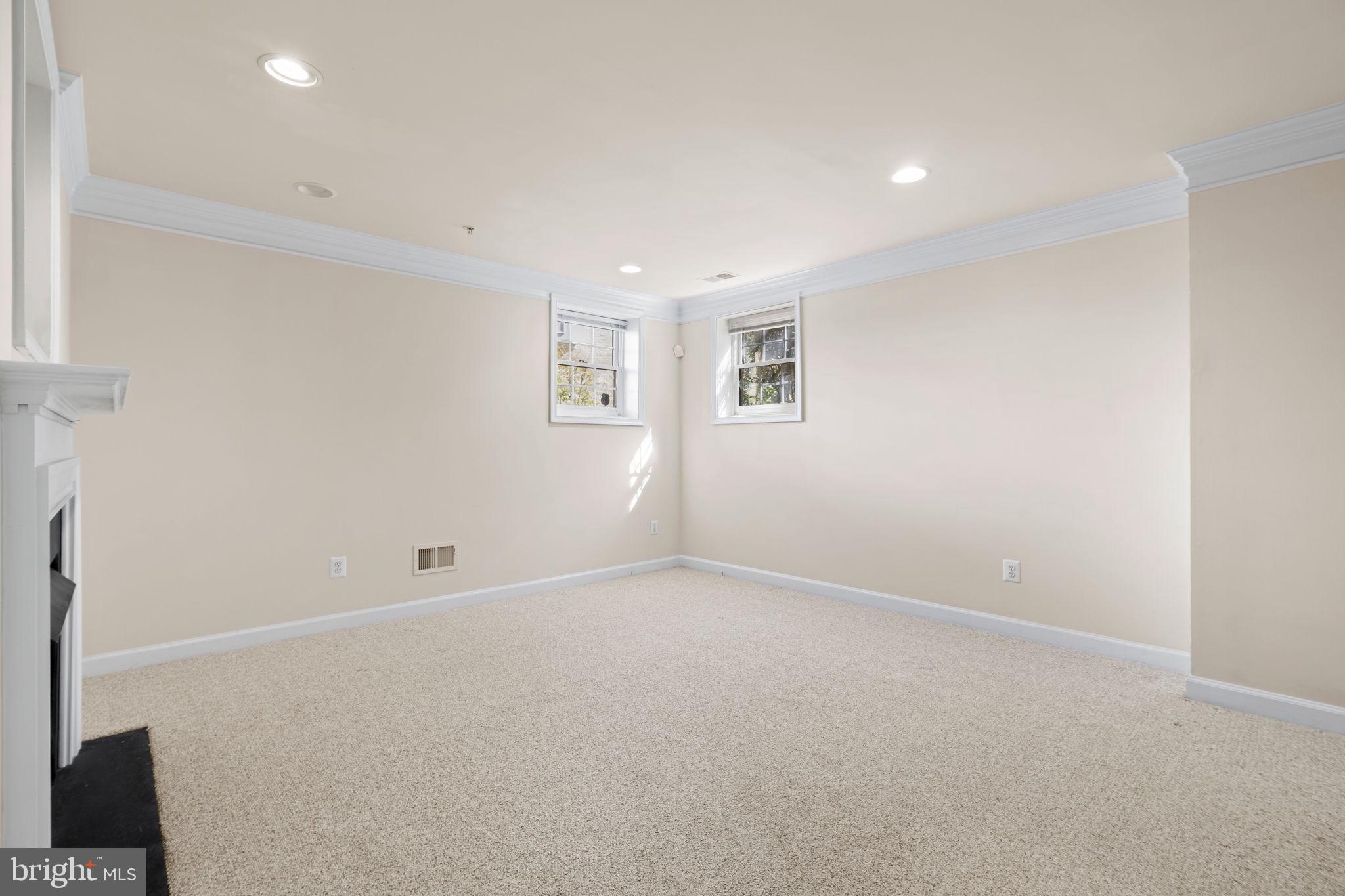 TYSONS VILLAGE - Residential