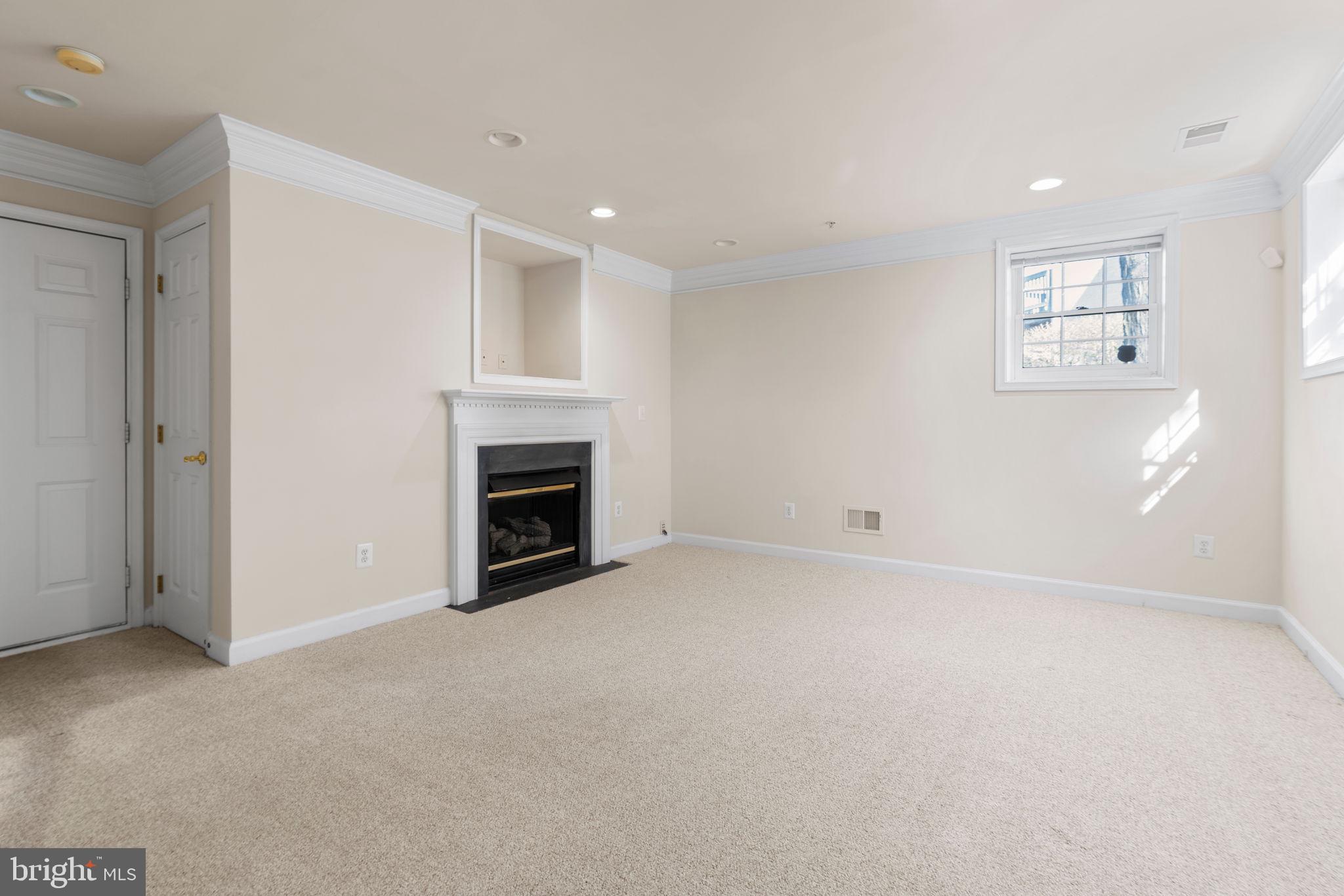 TYSONS VILLAGE - Residential