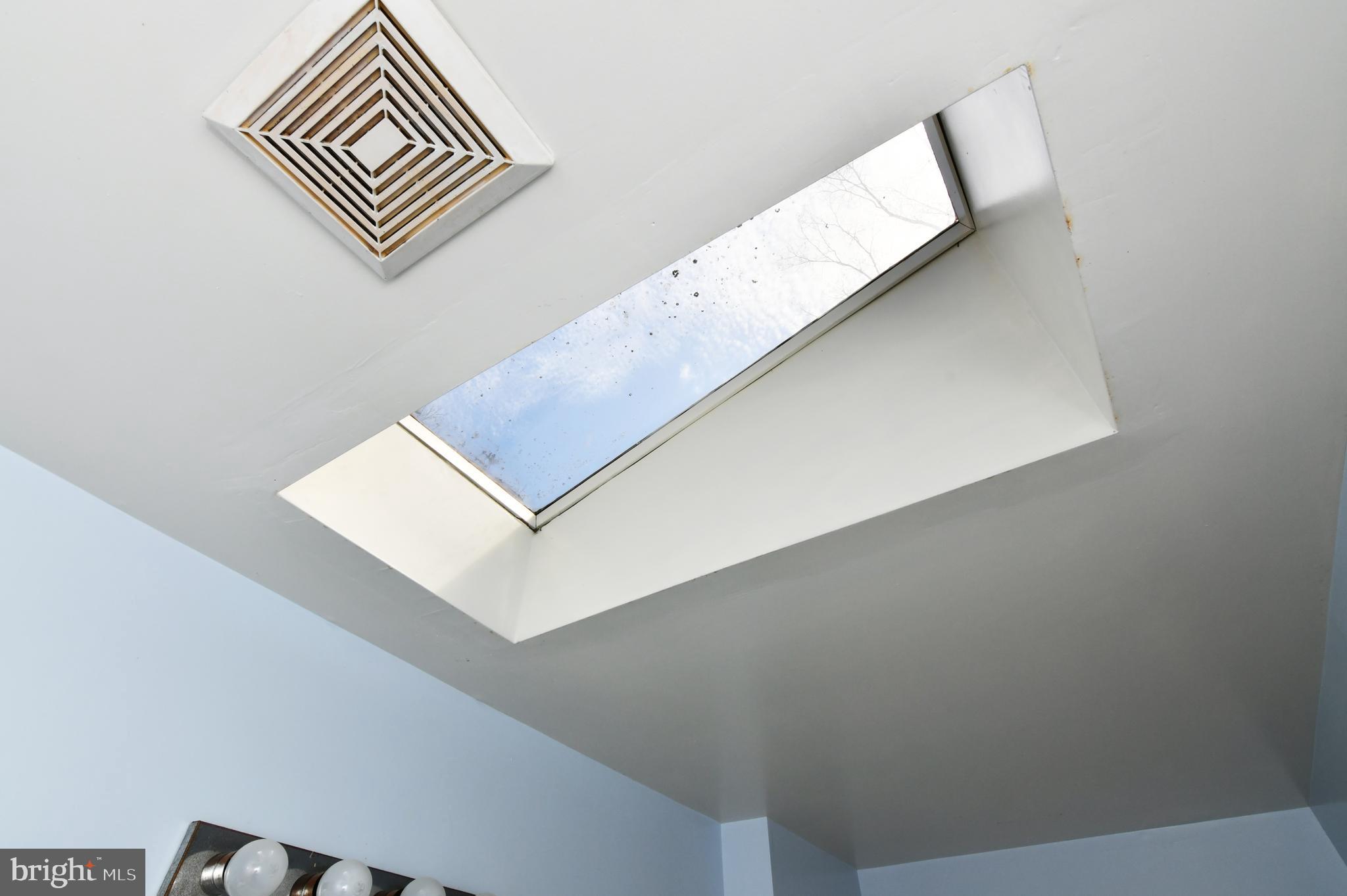 LAKE HOLIDAY ESTATES - Land