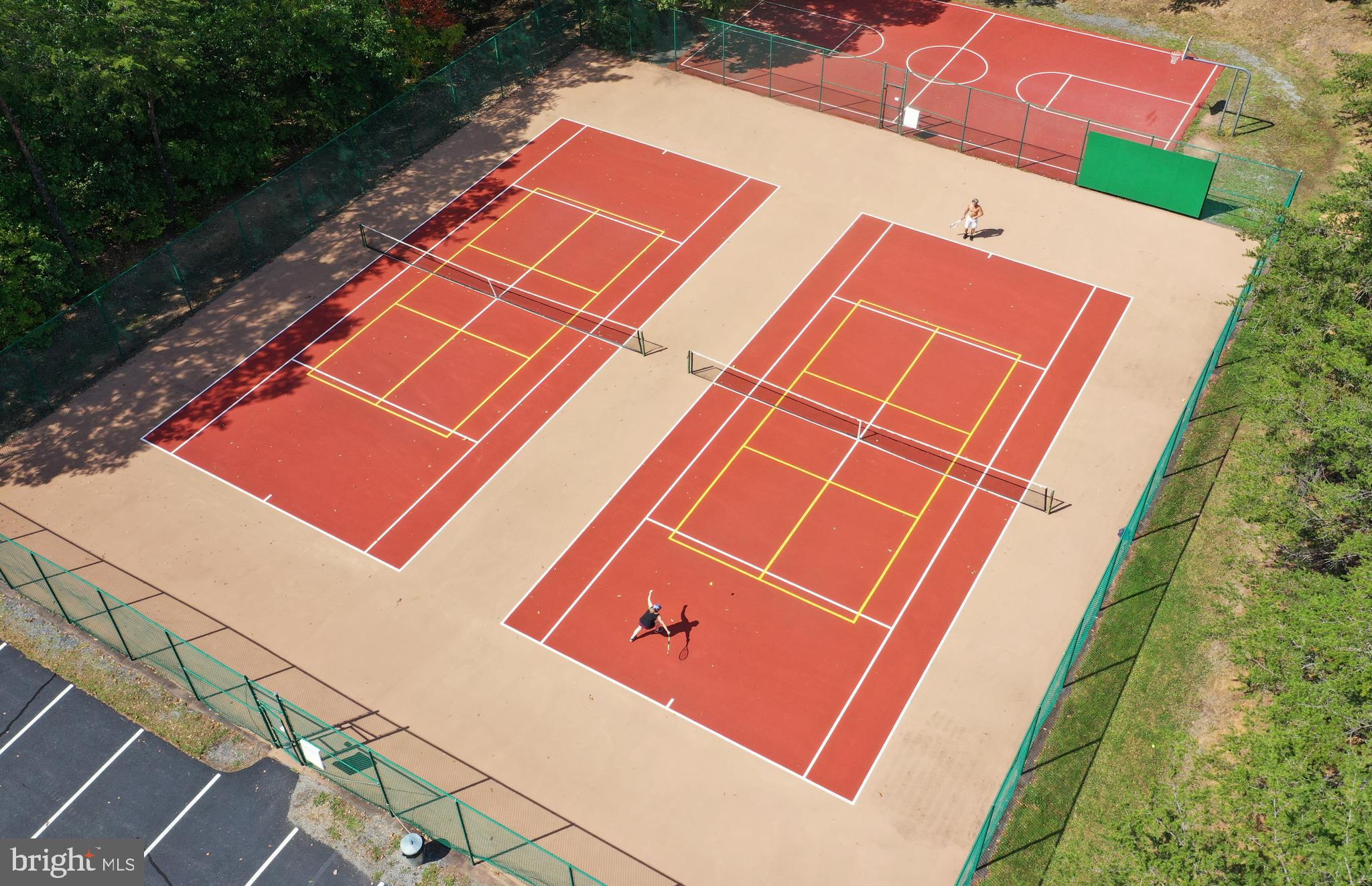 LAKE HOLIDAY ESTATES - Land