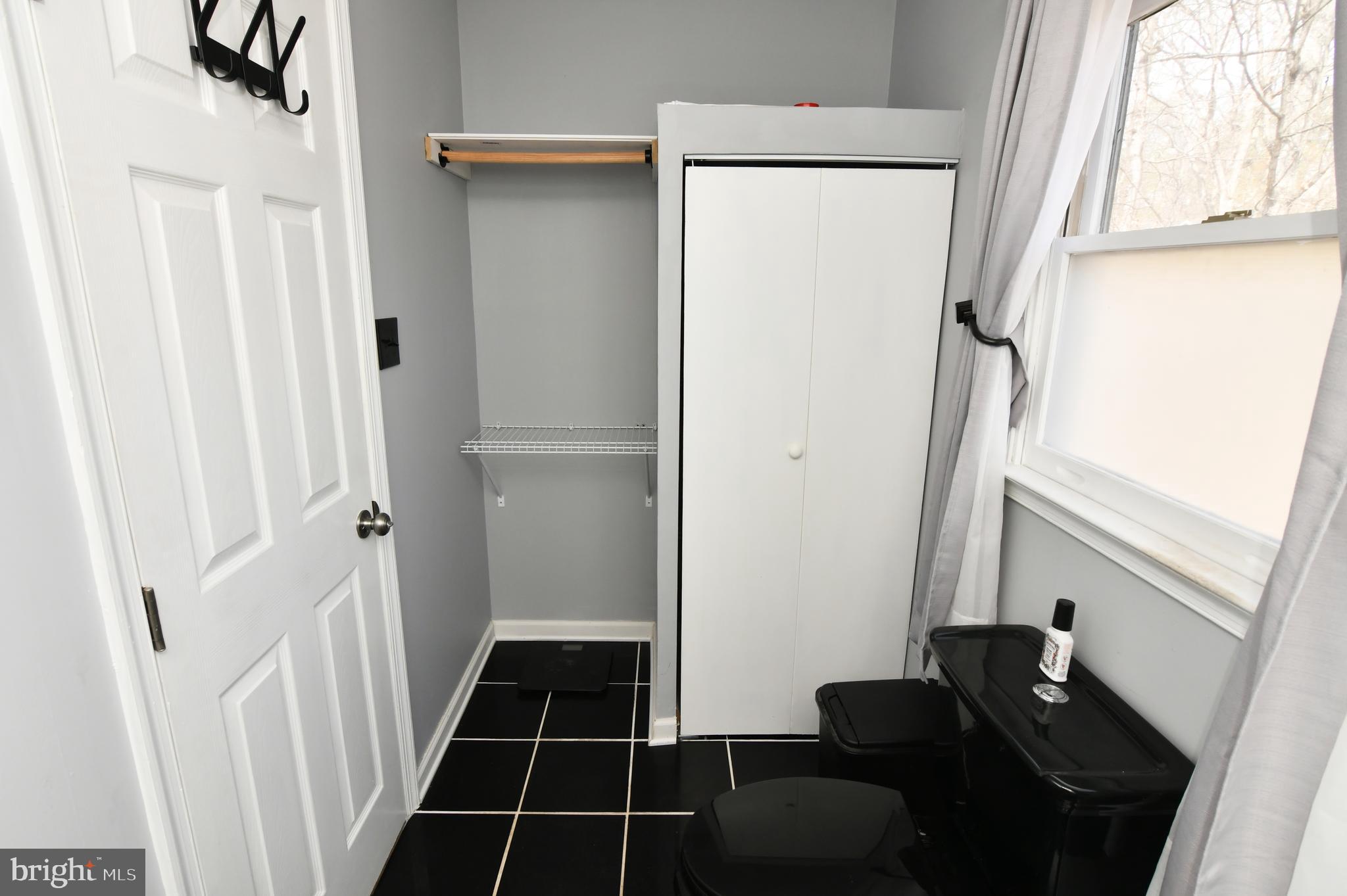 LAKE HOLIDAY ESTATES - Land